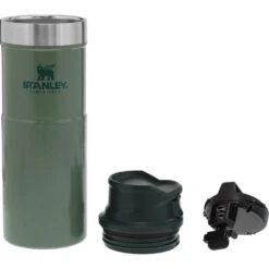 Stanley The Trigger-Action Travel Mug 0.47L Groen -Winkel Voor Kampeerartikelen Voor Buiten 73120 stanley the trigger action travel mug 047l hammertone green