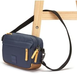Pacsafe GO Crossbody Anti-diefstal Schoudertas -Winkel Voor Kampeerartikelen Voor Buiten 87509 pacsafe go crossbody anti diefstal schoudertas
