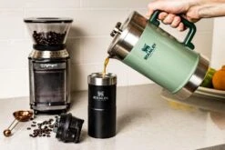 Stanley The Stay-Hot French Press 1.4L Groen -Winkel Voor Kampeerartikelen Voor Buiten 97145 stanley the stay hot french press 1.4l groen